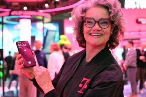 Telekom bringt KI-Phone heraus – Konkurrenz geht andere Wege